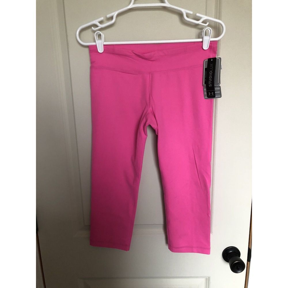UNDER ARMOUR STUDIOLUX 20" CAPRI SKINNY PINK LEGGINGS SIZE MEDIUM‎